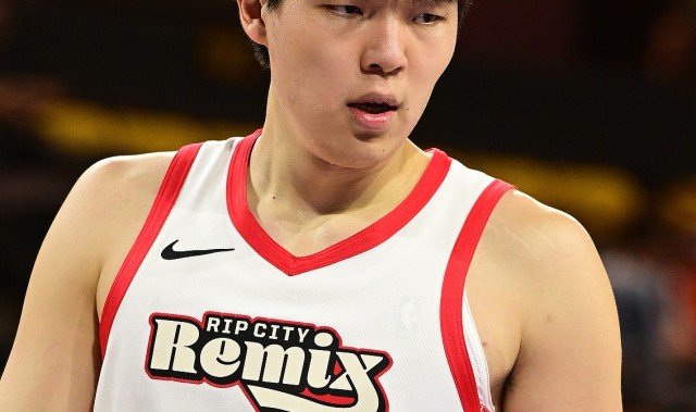 v体育-媒体人：瀚森在发展联盟予取予求 明显和很多对位球员不是1个层级